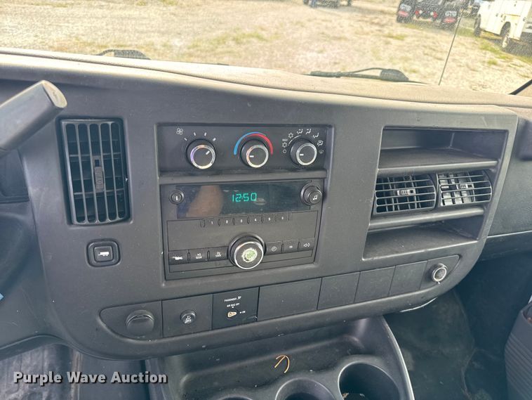 image for item DW6547 2013 Chevrolet  Express 2500 van