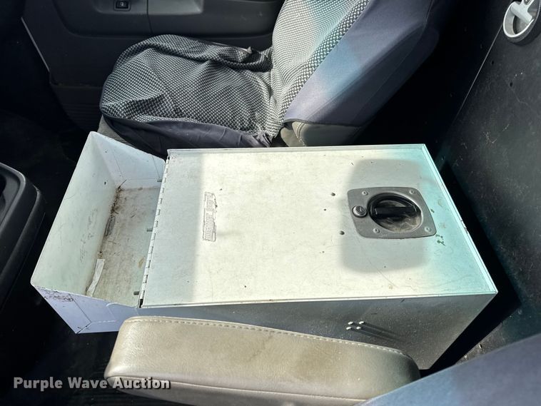 image for item DW6547 2013 Chevrolet  Express 2500 van