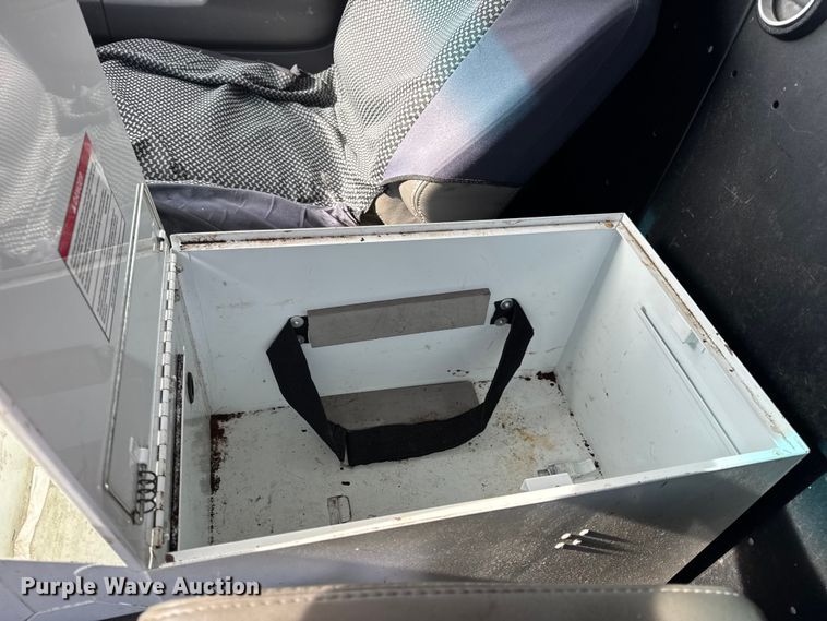 image for item DW6547 2013 Chevrolet  Express 2500 van