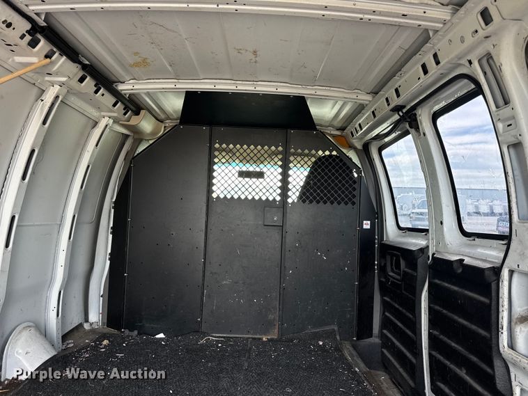 image for item DW6547 2013 Chevrolet  Express 2500 van