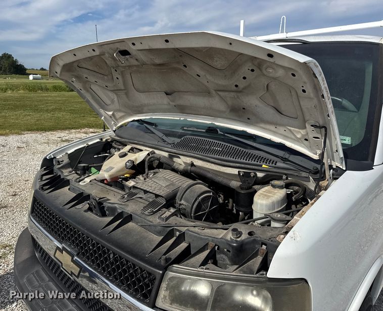 image for item DW6547 2013 Chevrolet  Express 2500 van