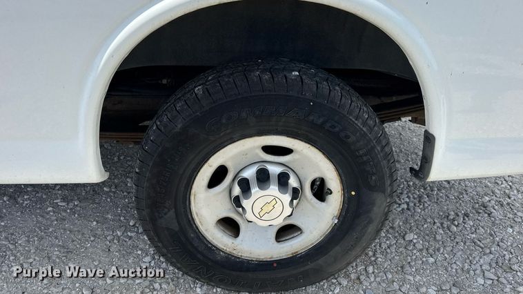 image for item DW6547 2013 Chevrolet  Express 2500 van