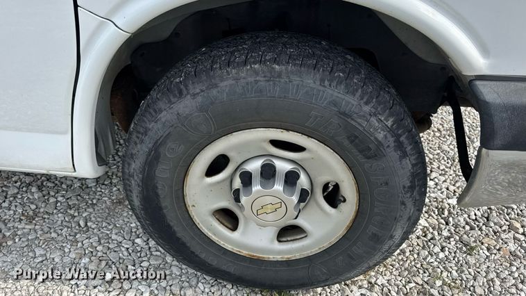 image for item DW6547 2013 Chevrolet  Express 2500 van