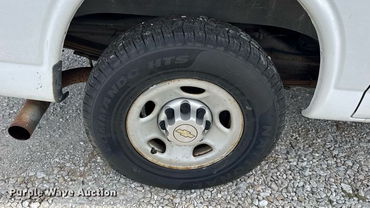 image for item DW6547 2013 Chevrolet  Express 2500 van