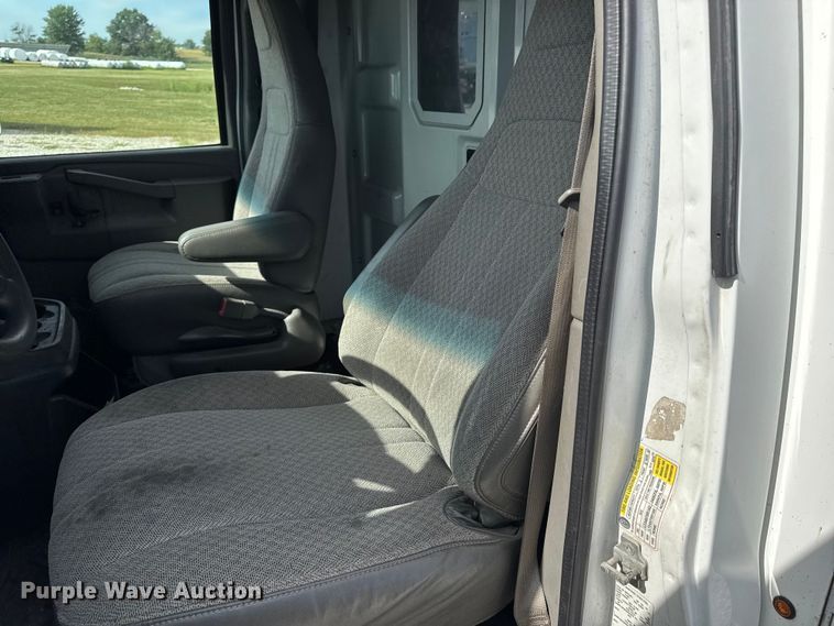 image for item DW6549 2016 Chevrolet  Express G3500 utility van