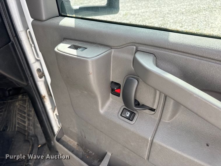 image for item DW6549 2016 Chevrolet  Express G3500 utility van