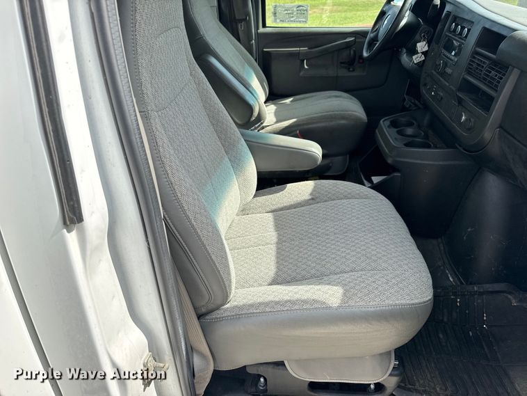 image for item DW6549 2016 Chevrolet  Express G3500 utility van