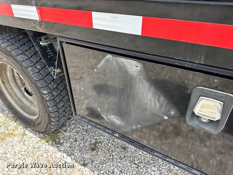 image for item DW6551 2015 Ford  F550 Super Duty utility / service truck