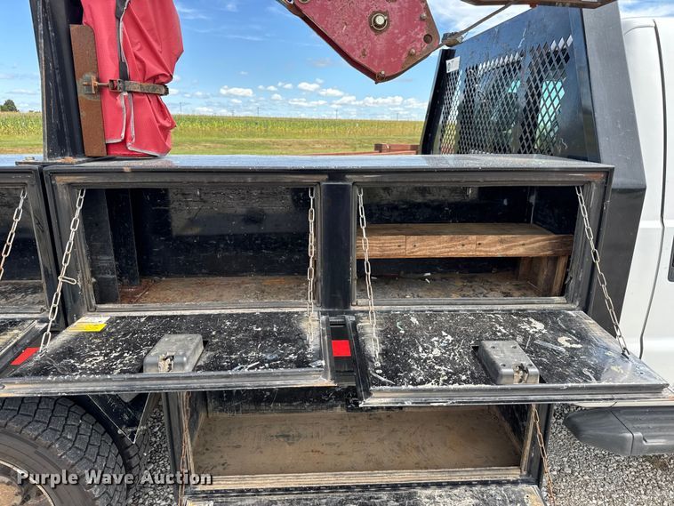 image for item DW6551 2015 Ford  F550 Super Duty utility / service truck