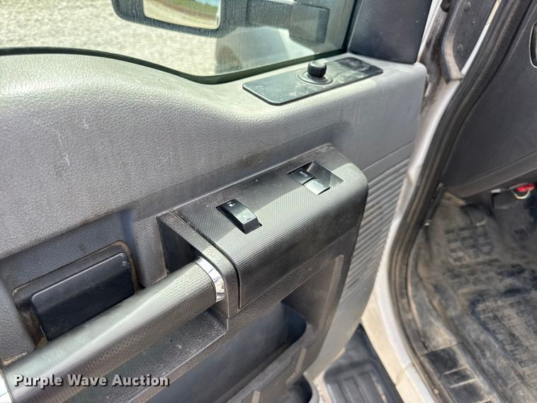 image for item DW6551 2015 Ford  F550 Super Duty utility / service truck