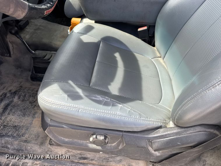 image for item DW6551 2015 Ford  F550 Super Duty utility / service truck