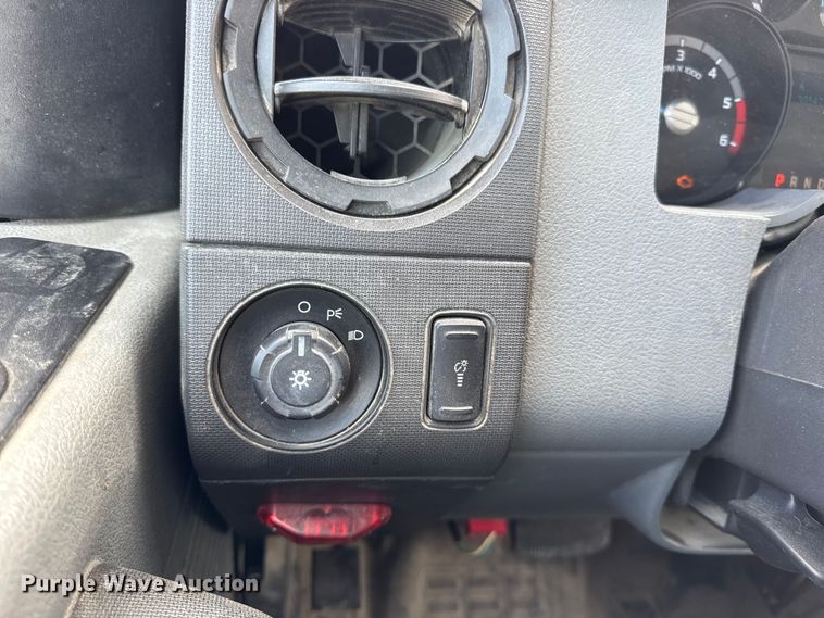 image for item DW6551 2015 Ford  F550 Super Duty utility / service truck