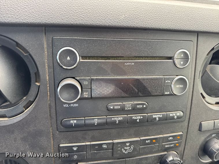 image for item DW6551 2015 Ford  F550 Super Duty utility / service truck