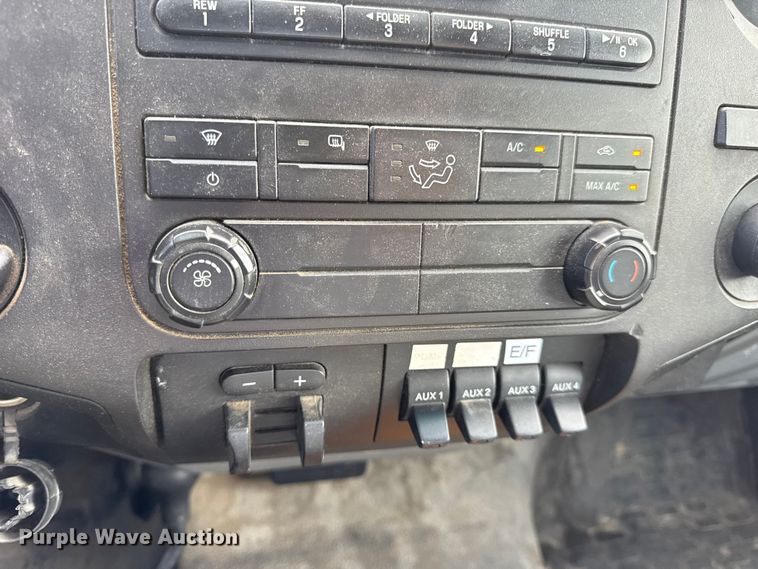 image for item DW6551 2015 Ford  F550 Super Duty utility / service truck