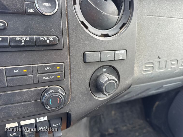 image for item DW6551 2015 Ford  F550 Super Duty utility / service truck