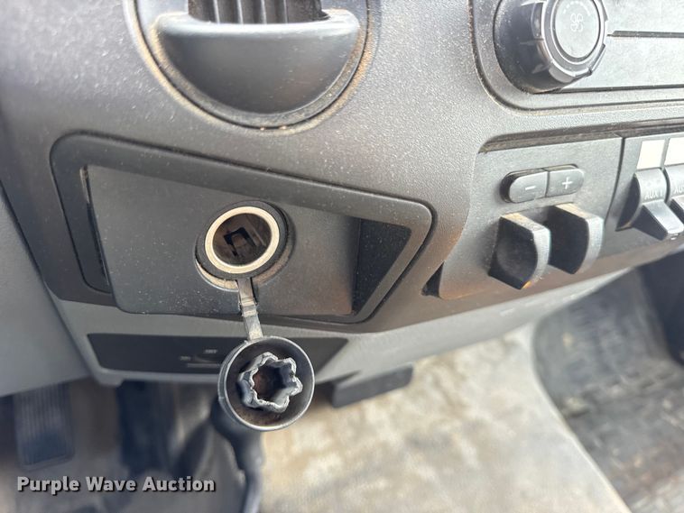 image for item DW6551 2015 Ford  F550 Super Duty utility / service truck
