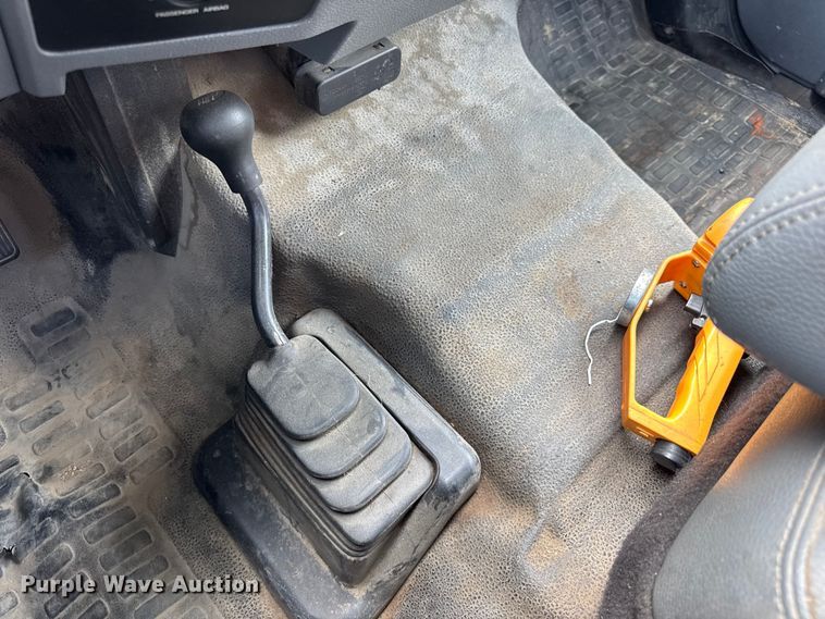 image for item DW6551 2015 Ford  F550 Super Duty utility / service truck