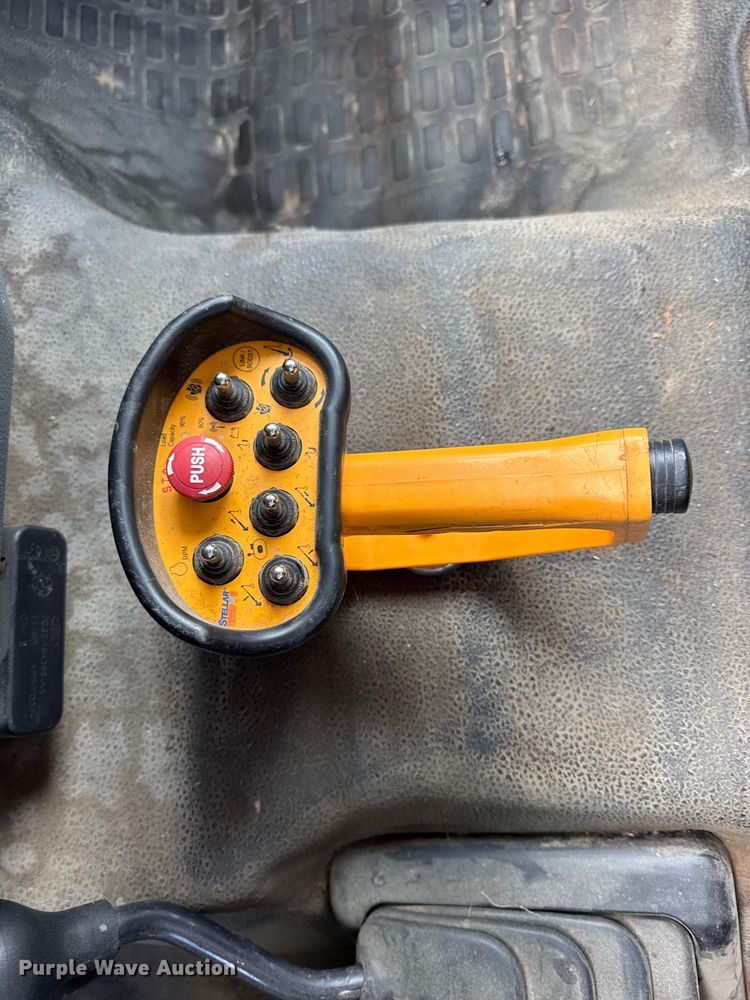image for item DW6551 2015 Ford  F550 Super Duty utility / service truck