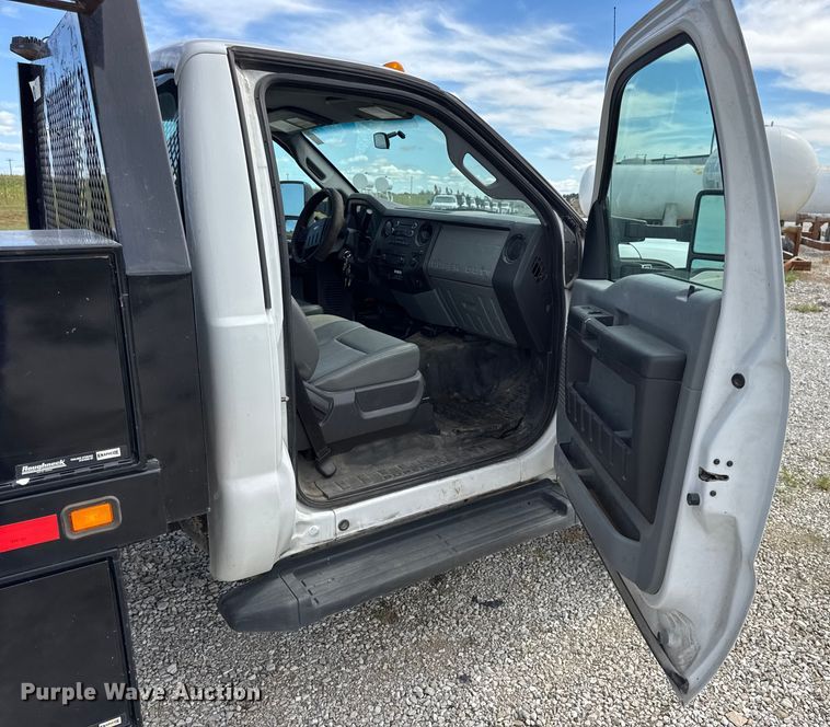image for item DW6551 2015 Ford  F550 Super Duty utility / service truck