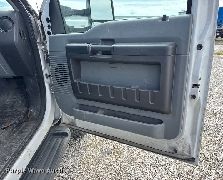 image for item DW6551 2015 Ford  F550 Super Duty utility / service truck
