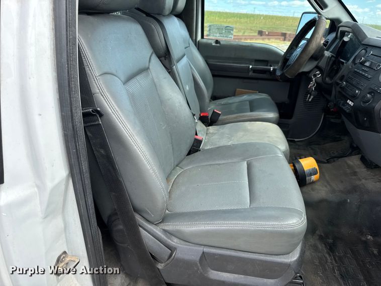 image for item DW6551 2015 Ford  F550 Super Duty utility / service truck