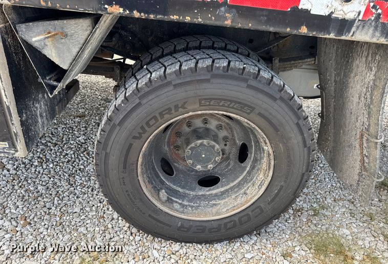 image for item DW6551 2015 Ford  F550 Super Duty utility / service truck