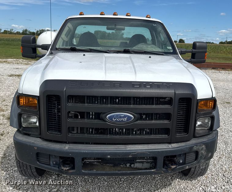 image for item DW6552 2010 Ford  F450 Super Duty XL  truck cab and chassis