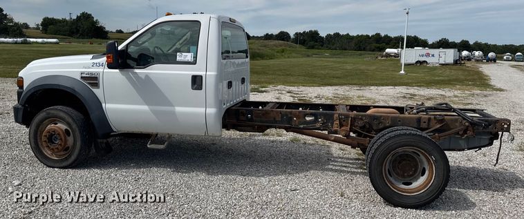 image for item DW6552 2010 Ford  F450 Super Duty XL  truck cab and chassis