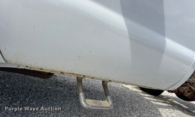 image for item DW6552 2010 Ford  F450 Super Duty XL  truck cab and chassis