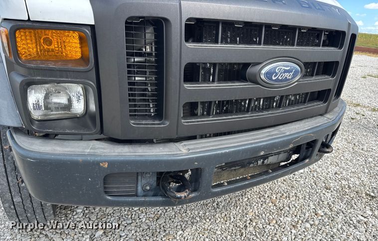 image for item DW6552 2010 Ford  F450 Super Duty XL  truck cab and chassis