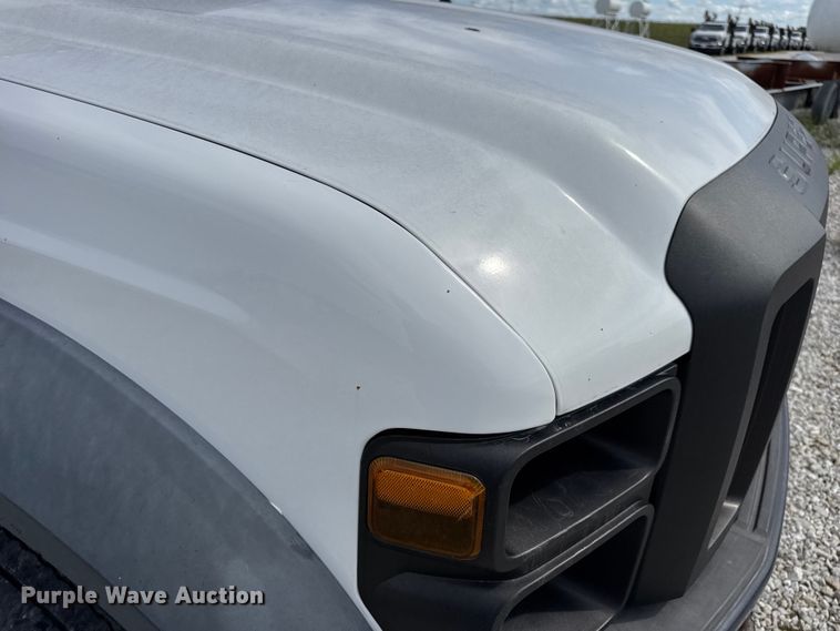 image for item DW6552 2010 Ford  F450 Super Duty XL  truck cab and chassis