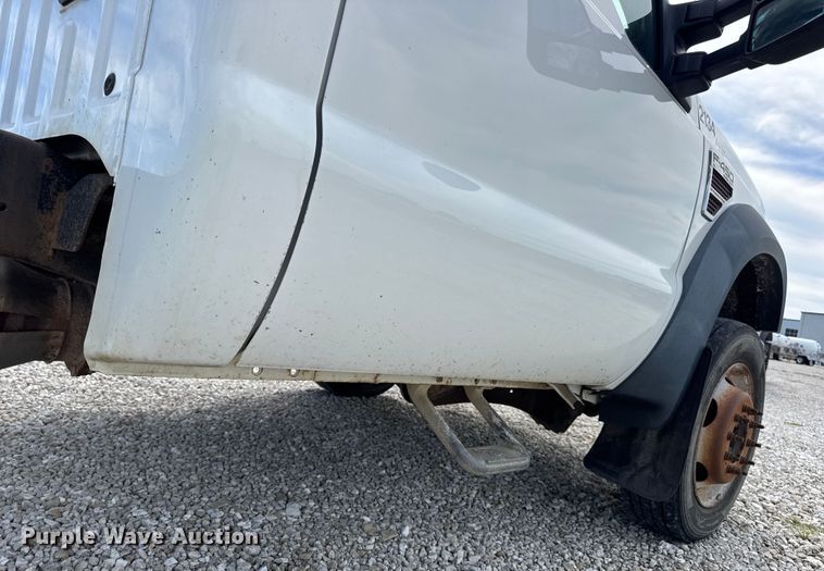 image for item DW6552 2010 Ford  F450 Super Duty XL  truck cab and chassis