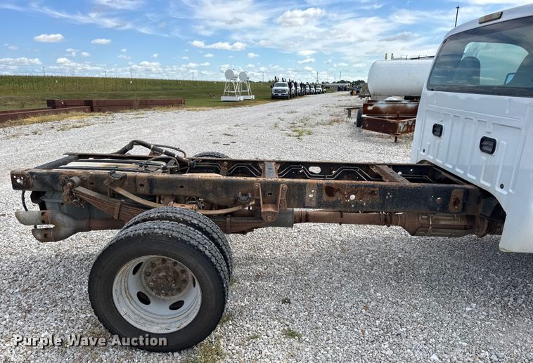 image for item DW6552 2010 Ford  F450 Super Duty XL  truck cab and chassis