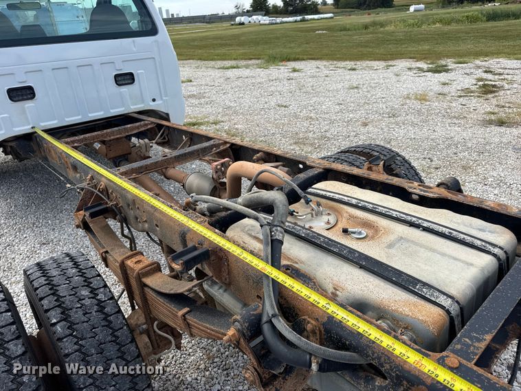 image for item DW6552 2010 Ford  F450 Super Duty XL  truck cab and chassis