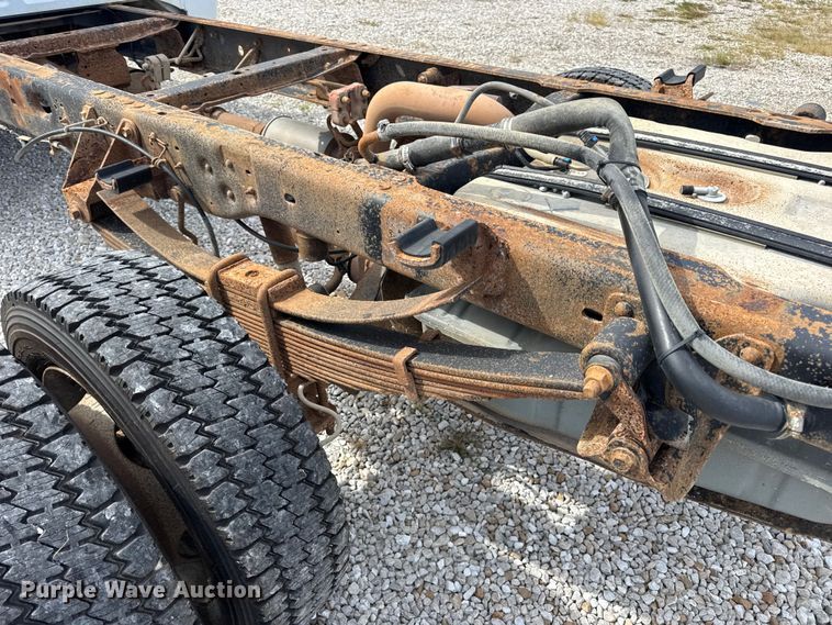 image for item DW6552 2010 Ford  F450 Super Duty XL  truck cab and chassis