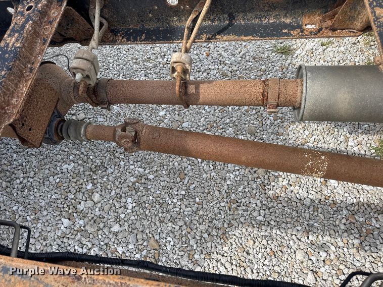 image for item DW6552 2010 Ford  F450 Super Duty XL  truck cab and chassis