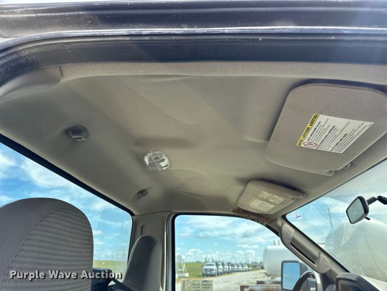 image for item DW6552 2010 Ford  F450 Super Duty XL  truck cab and chassis