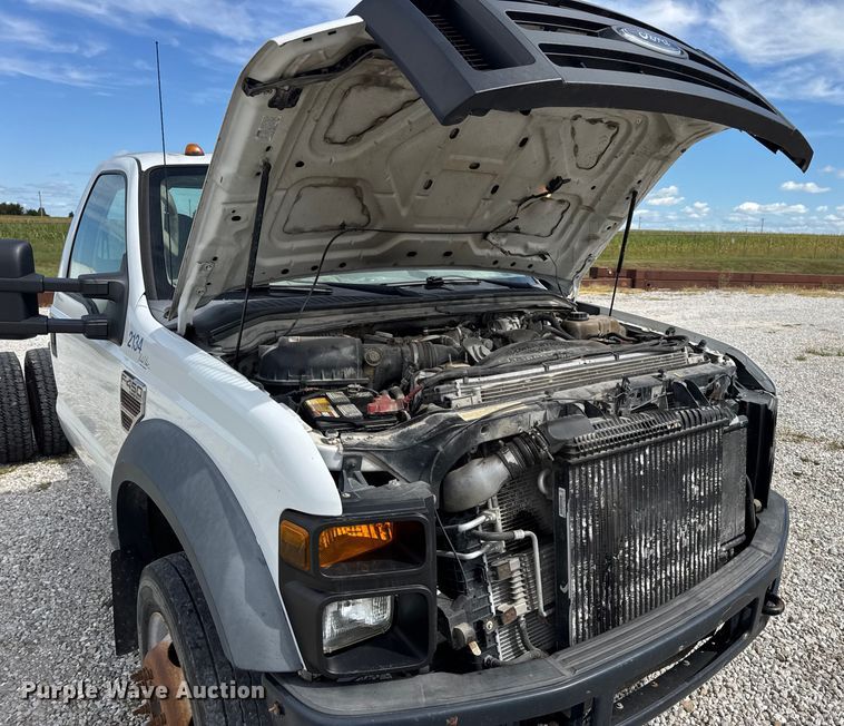 image for item DW6552 2010 Ford  F450 Super Duty XL  truck cab and chassis