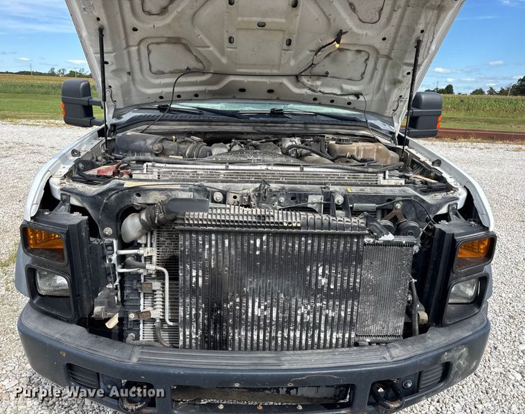 image for item DW6552 2010 Ford  F450 Super Duty XL  truck cab and chassis