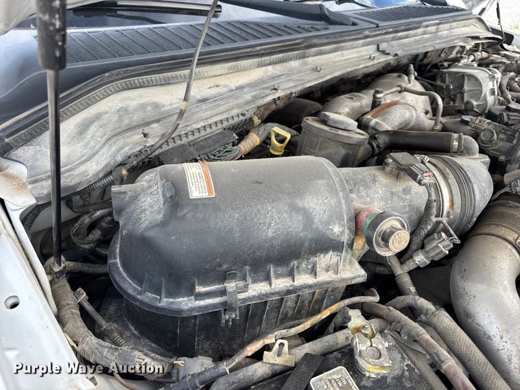 image for item DW6552 2010 Ford  F450 Super Duty XL  truck cab and chassis