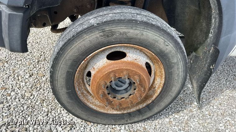 image for item DW6552 2010 Ford  F450 Super Duty XL  truck cab and chassis