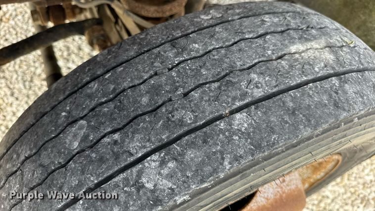 image for item DW6552 2010 Ford  F450 Super Duty XL  truck cab and chassis