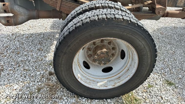 image for item DW6552 2010 Ford  F450 Super Duty XL  truck cab and chassis