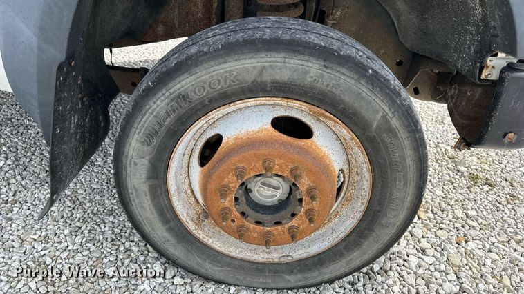 image for item DW6552 2010 Ford  F450 Super Duty XL  truck cab and chassis