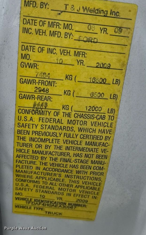 image for item DW6552 2010 Ford  F450 Super Duty XL  truck cab and chassis