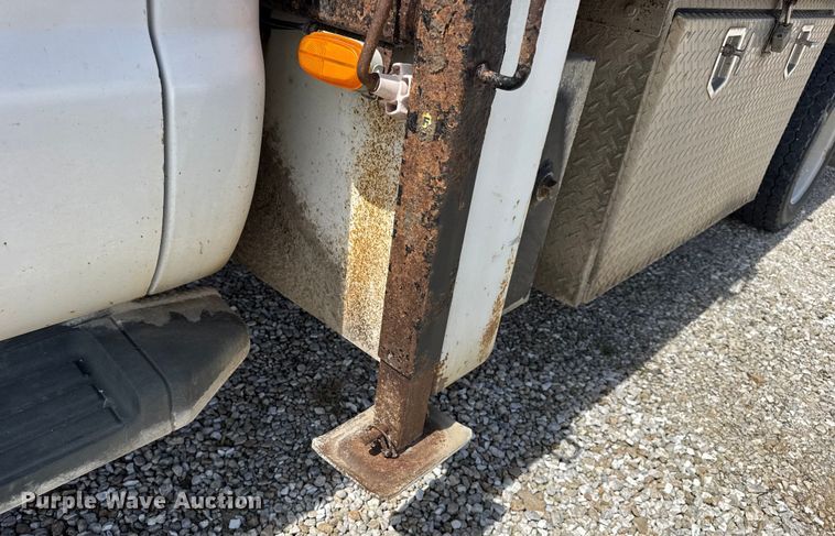 image for item DW6555 2008 Ford F550 Super Duty XL utility / service truck