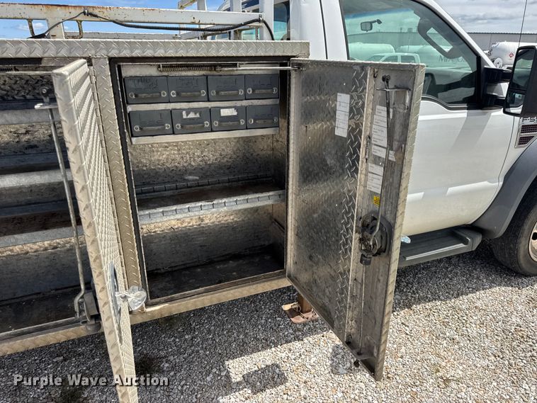image for item DW6555 2008 Ford F550 Super Duty XL utility / service truck