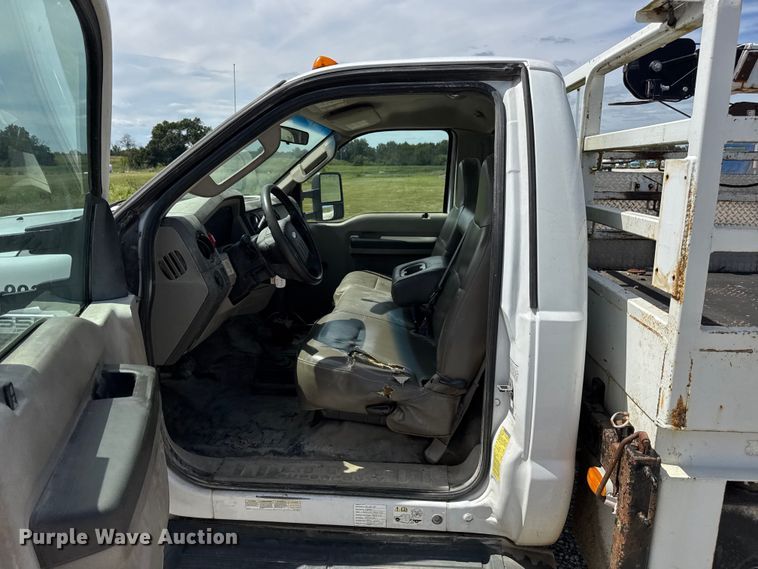 image for item DW6555 2008 Ford F550 Super Duty XL utility / service truck