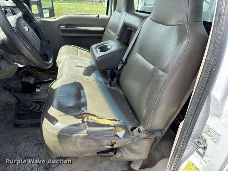 image for item DW6555 2008 Ford F550 Super Duty XL utility / service truck