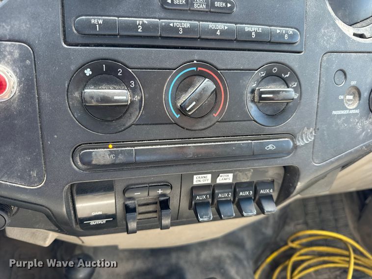 image for item DW6555 2008 Ford F550 Super Duty XL utility / service truck